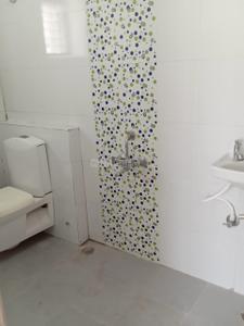 Bathroom Image of 1200 Sq.ft 3 BHK Apartment / Flat for rent in Jeayam Dream Palace, Vandalur Chennai for Rs. 22000