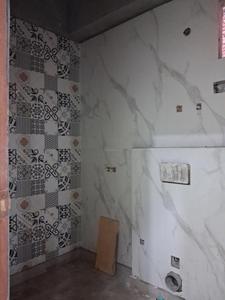 Common Bathroom Image of 600 Sq.ft 1 BHK Apartment / Flat for sale in Sector 73 Noida for Rs. 2700000