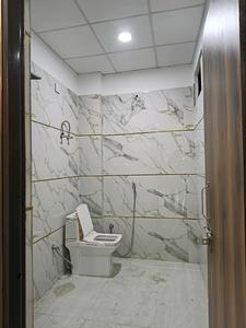 Common Bathroom Image of 1500 Sq.ft 3 BHK Apartment / Flat for sale in Govindpuram Ghaziabad for Rs. 5865111