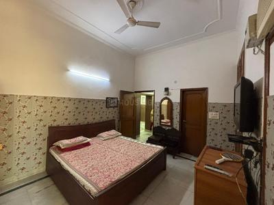 Bedroom Image of 2300 Sq.ft 3 BHK Builder Floor for sale in Kirti Nagar New Delhi for Rs. 27500000