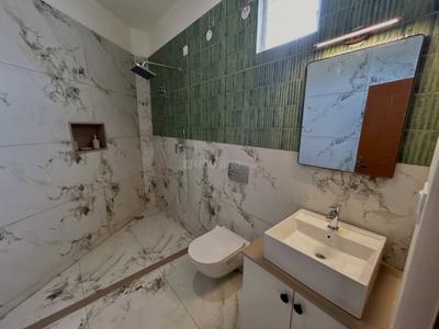 Bathroom Image of 990 Sq.ft 2 BHK Apartment / Flat for sale in Ambattur Chennai for Rs. 6299999