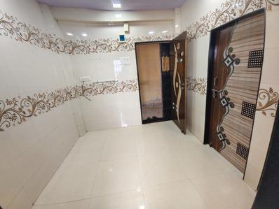 Bathroom Image of 290 Sq.ft 1 BHK Apartment / Flat for rent in Mankhurd Mumbai for Rs. 12000