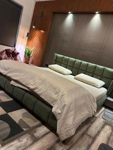 Bedroom Image of 3200 Sq.ft 4 BHK Apartment / Flat for sale in Happy Home Happy Glorious Phase 2, Vesu Surat for Rs. 20000000