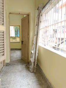 Bedroom One Image of 750 Sq.ft 2 BHK Builder Floor for rent in Jodhpur Park Kolkata for Rs. 12000