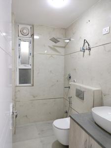 Common Bathroom One Image of 2200 Sq.ft 4 BHK Apartment / Flat for sale in Sector 5 Dwarka New Delhi for Rs. 32500000