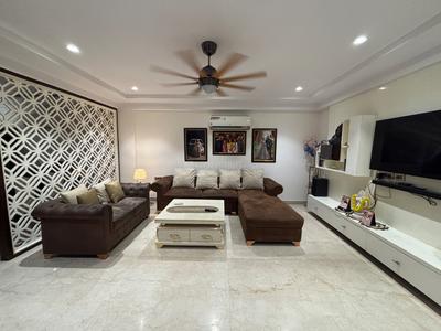 Hall Image of 2185 Sq.ft 4 BHK Builder Floor for sale in Vivek Vihar New Delhi for Rs. 34500000