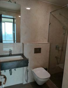 Bathroom Image of 1600 Sq.ft 3 BHK Apartment / Flat for rent in Piramal Mahalaxmi South Tower, Worli Mumbai for Rs. 375000