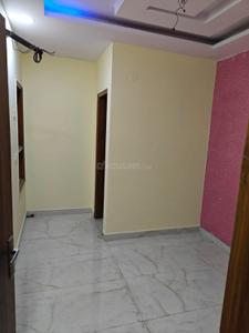 Bedroom Image of 1000 Sq.ft 3 BHK Builder Floor for rent in Sector 4 Rohini New Delhi for Rs. 30000