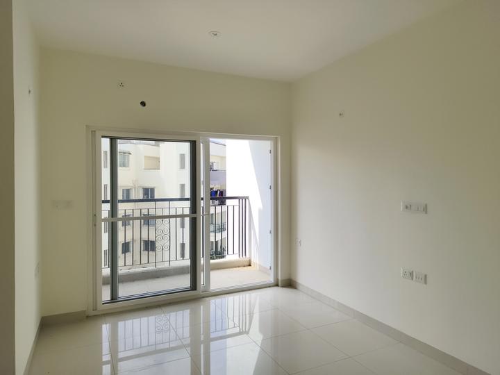 Sattva Misty Charm Main Image 1