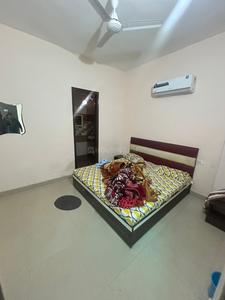 Bedroom Image of Kalra Hotel &amp; PG in Lohgarh, Zirakpur
