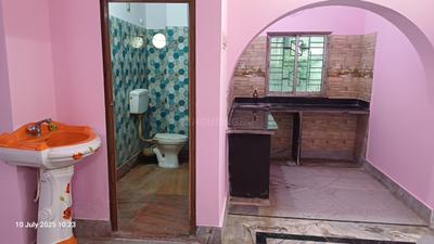 Kitchen Image of 1250 Sq.ft 3 BHK Apartment / Flat for rent in Keshtopur Kolkata for Rs. 18500