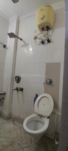 Bathroom Image of 900 Sq.ft 3 BHK Independent House for rent in Kalyan Vihar New Delhi for Rs. 50000