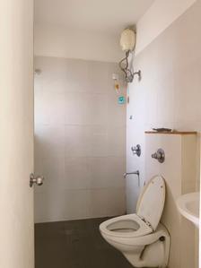 Common Bathroom Image of 798 Sq.ft 1.5 BHK Apartment / Flat for rent in Lodha Casa Bella Gold, Palava Phase 1 Thane for Rs. 17000