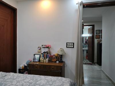 Bedroom Image of 1000 Sq.ft 3 BHK Apartment / Flat for sale in Sun View Apartment, Chhattarpur New Delhi for Rs. 6700000
