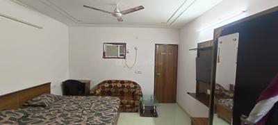 1 RK Independent Builder Floor