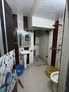 Bathroom Image of 400 Sq.ft 2 BHK Independent House for rent in DDA Flat, Pitampura New Delhi for Rs. 20000