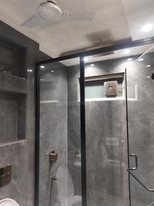 Bathroom Image of 900 Sq.ft 2.5 BHK Builder Floor for rent in Ashok Nagar New Delhi for Rs. 40000