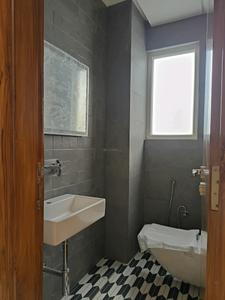 Common Bathroom One Image of 2100 Sq.ft 4 BHK Builder Floor for sale in Indirapuram Ghaziabad for Rs. 23500000