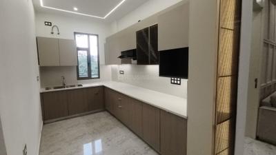 Kitchen Image of 1650 Sq.ft 3 BHK Builder Floor for sale in Kaushambi Ghaziabad for Rs. 16000000