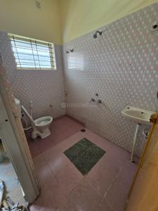Bathroom Image of 900 Sq.ft 1 BHK Independent House for rent in HSR Layout Bengaluru for Rs. 17000