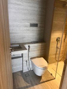 Bathroom Image of 1250 Sq.ft 3 BHK Apartment / Flat for rent in Rustomjee Paramount, Santacruz West Mumbai for Rs. 250000