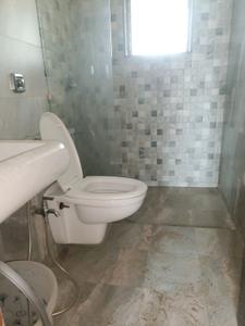 Common Bathroom Image of 1900 Sq.ft 3 BHK Apartment / Flat for sale in Regius, Kharghar Navi Mumbai for Rs. 29000000