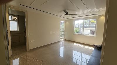 Bedroom Image of 2340 Sq.ft 3 BHK Builder Floor for sale in Anand Vihar New Delhi for Rs. 50000000