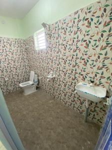 Bathroom Image of 980 Sq.ft 2 BHK Builder Floor for rent in Cheran Ma Nagar Coimbatore for Rs. 16000