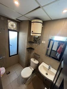 Bathroom Image of 900 Sq.ft 2 BHK Apartment / Flat for rent in Ajnara Integrity, Raj Nagar Extension Ghaziabad for Rs. 15000