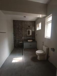Bathroom Image of 7000 Sq.ft 7 BHK Independent House for rent in Garden Homes, Sivanchetti Gardens Bengaluru for Rs. 350000