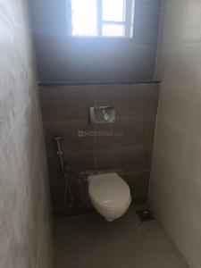 Bathroom Image of 1051 Sq.ft 3 BHK Apartment / Flat for rent in Vrundavan Bliss, Waghodia Road Vadodara for Rs. 20000