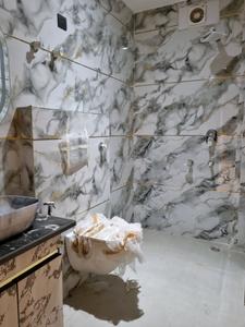 Common Bathroom Image of 1500 Sq.ft 4 BHK Builder Floor for sale in Raju Parak Extension New Delhi for Rs. 15000000
