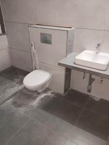 Bathroom Image of 1200 Sq.ft 3 BHK Apartment / Flat for rent in New Alkapuri Vadodara for Rs. 27000