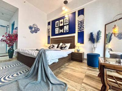 Bedroom Image of 435 Sq.ft Studio Studio for rent in Paramount Pine And Oak Studio, Surajpur Greater Noida for Rs. 15000