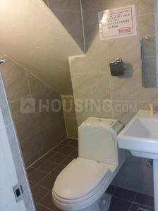 Bathroom Image of fully furnished  Shared Dorm for rent on Daily, weekly &amp; Monthly basis in DLF Phase 3, Gurgaon