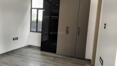 Bedroom Image of 1700 Sq.ft 3 BHK Builder Floor for sale in Kaushambi Ghaziabad for Rs. 16500000