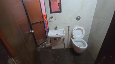Galaxy Orion Bathroom One 4