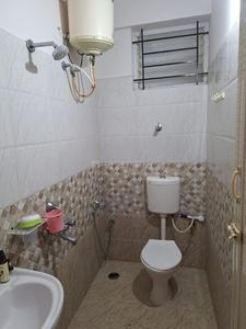 Bathroom Image of 950 Sq.ft 2 BHK Builder Floor for rent in Arakere Bengaluru for Rs. 25000