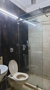 Bathroom Image of 1350 Sq.ft 3 BHK Builder Floor for rent in Safdarjung Enclave New Delhi for Rs. 71000