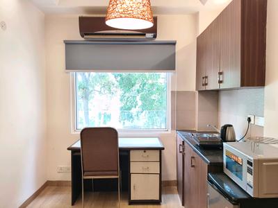 Kitchen Image of 450 Sq.ft 1 BHK Builder Floor for rent in Sector 43 Gurgaon for Rs. 45000