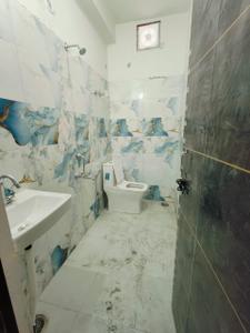 Bathroom Image of 600 Sq.ft 1 BHK Independent House for rent in AKMS Homes, Freedom Fighters Enclave New Delhi for Rs. 24000