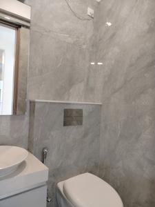Common Bathroom Image of 1300 Sq.ft 3 BHK Apartment / Flat for sale in Vile Parle East Mumbai for Rs. 48000000