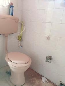 Common Bathroom One Image of 850 Sq.ft 2 BHK Builder Floor for rent in Tollygunge Kolkata for Rs. 18000