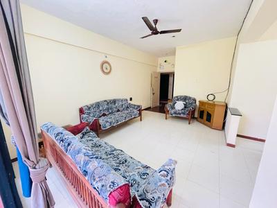 Bedroom Image of 1250 Sq.ft 2 BHK Apartment / Flat for rent in Satellite Ahmedabad for Rs. 25000