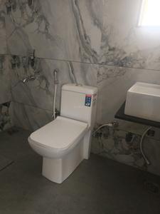 Common Bathroom Image of 920 Sq.ft 2 BHK Apartment / Flat for sale in Newquay, Mohammed Wadi Pune for Rs. 5500000