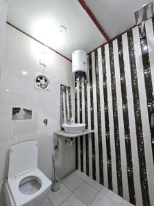 Bathroom Image of 1000 Sq.ft 1 BHK Independent House for rent in Jaipur House Colony Agra for Rs. 24000