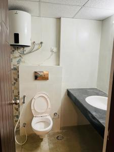 Bathroom Image of 1600 Sq.ft 3 BHK Apartment / Flat for rent in Ansal Celebrity Garden Block P, Sector A Lucknow for Rs. 35000
