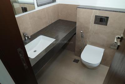 Bathroom Image of 2000 Sq.ft 3 BHK Apartment / Flat for rent in Piramal Aranya, Byculla Mumbai for Rs. 250000