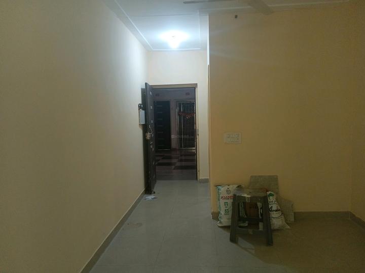 Saya Zion Main Image 1