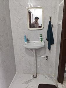Bathroom Image of 700 Sq.ft 1 BHK Apartment / Flat for rent in Kondapur Hyderabad for Rs. 21800